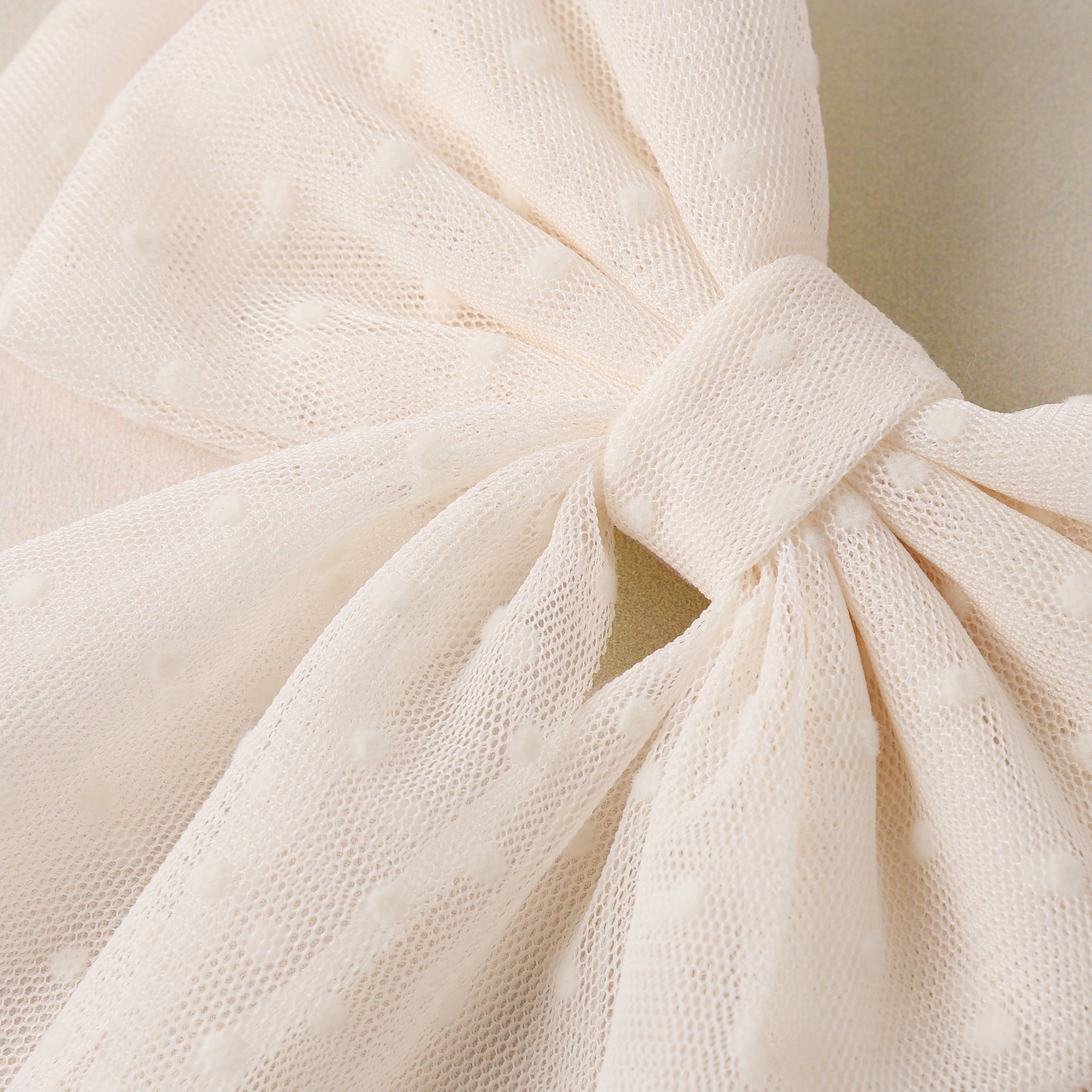 Alice Bow | Ivory