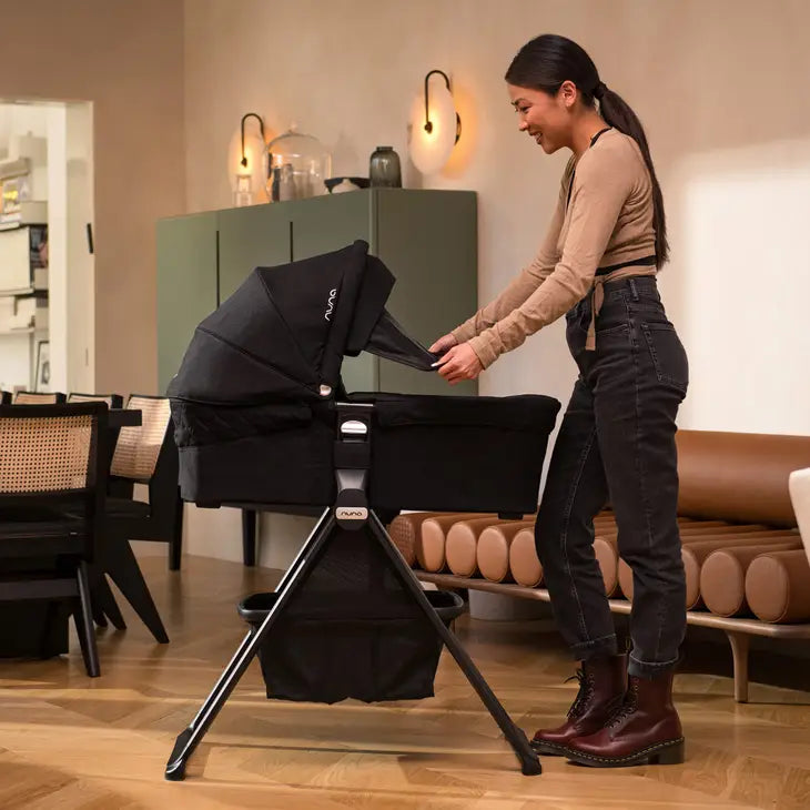 Mixx Next Bassinet + Stand