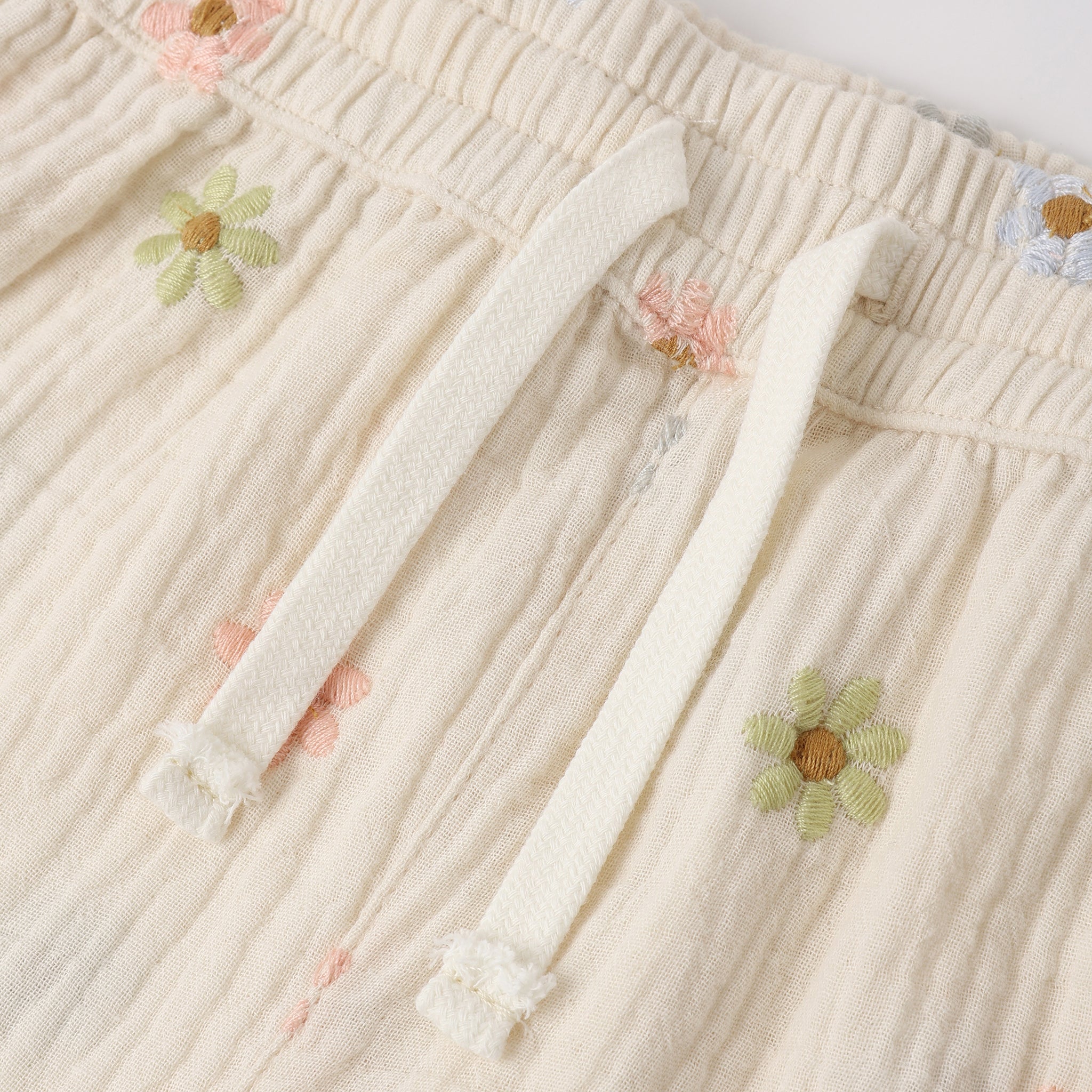 Kayli Set | Embroidered Daisies